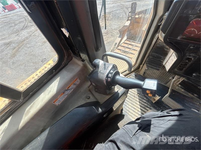 CAT D8R Crawler dozers