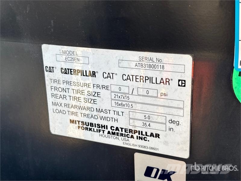 CAT EC25EN 2400 lb Electric Forklift Електронавантажувачі