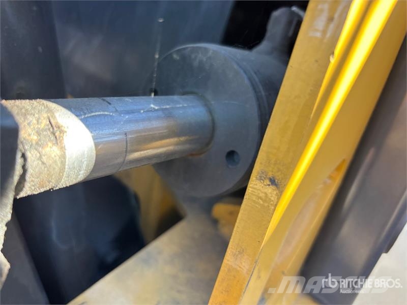 CAT EC25EN2 2400 lb Electric Forklift Elektriskie autoiekrāvēji