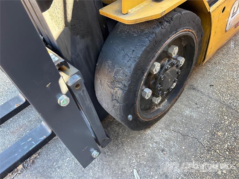 CAT EC25EN2 2400 lb Electric Forklift Elektriskie autoiekrāvēji