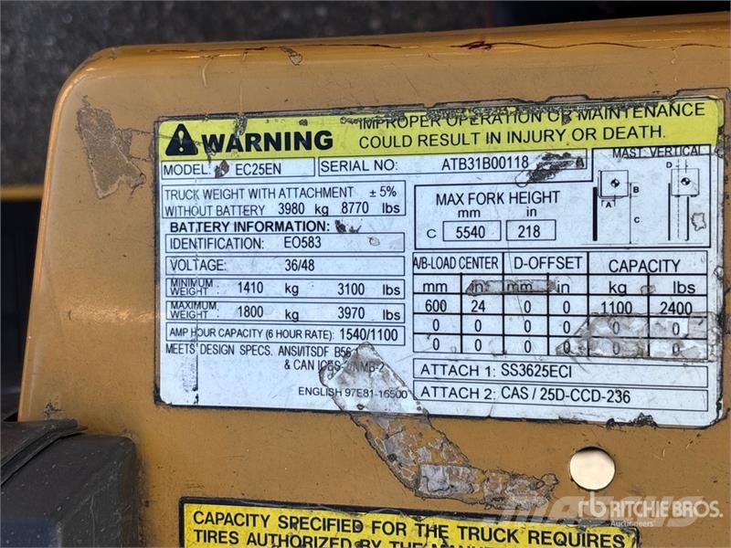 CAT EC25EN2 2400 lb Electric Forklift Elektriskie autoiekrāvēji