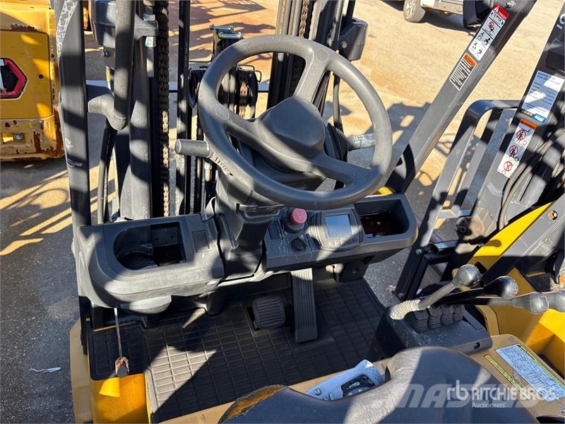 CAT EC25EN2 2400 lb Electric Forklift Elektriskie autoiekrāvēji