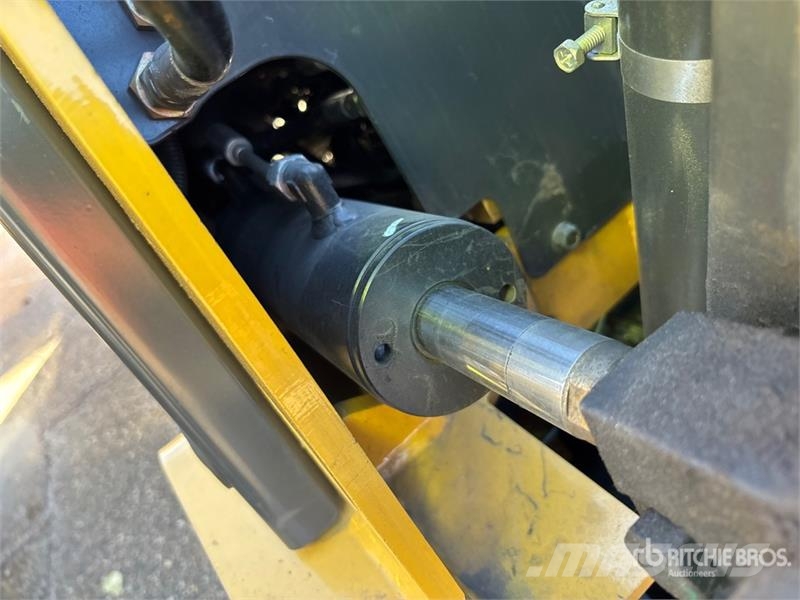 CAT EC25EN2 2400 lb Electric Forklift Elektriskie autoiekrāvēji
