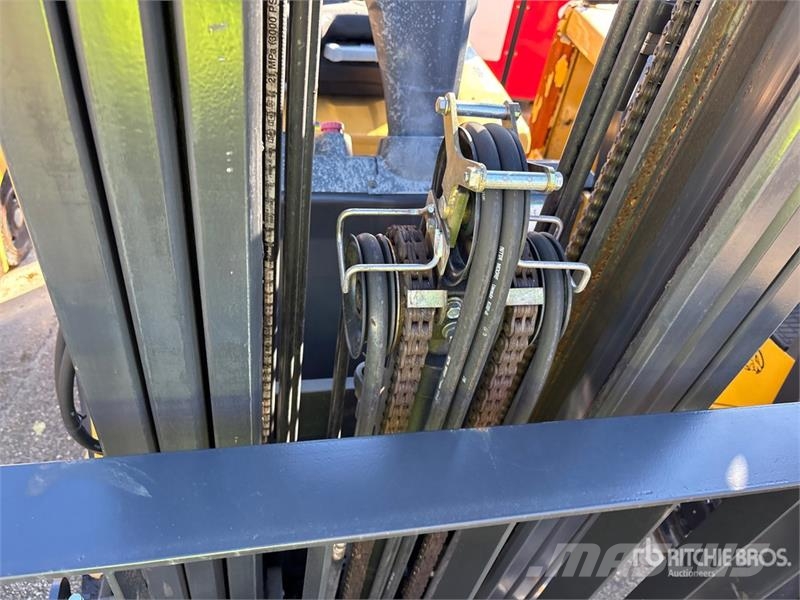 CAT EC25EN2 2400 lb Electric Forklift Elektriskie autoiekrāvēji
