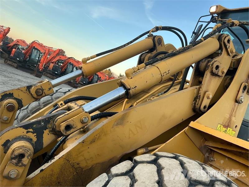 CAT IT38H Wheel Loader Pale gommate