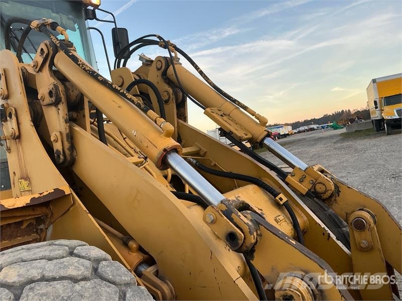 CAT IT38H Wheel Loader Pale gommate