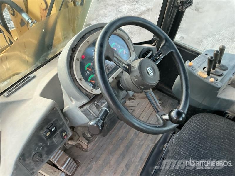 CAT IT38H Wheel Loader Pale gommate