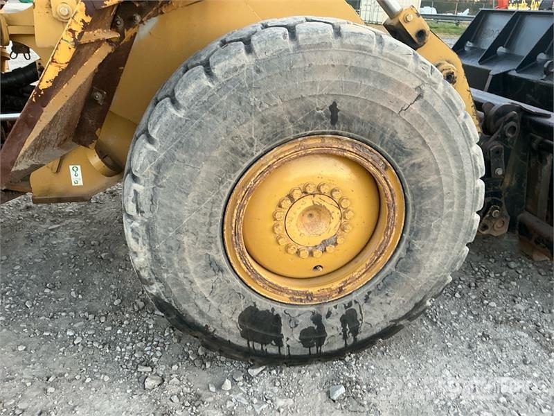 CAT IT38H Wheel Loader Pale gommate