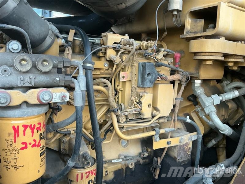 CAT IT38H Wheel Loader Pale gommate