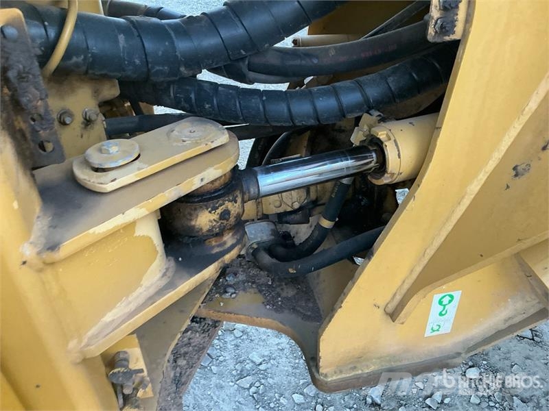 CAT IT38H Wheel Loader Pale gommate