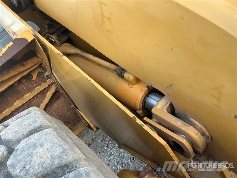 CAT IT38H Wheel Loader Pale gommate