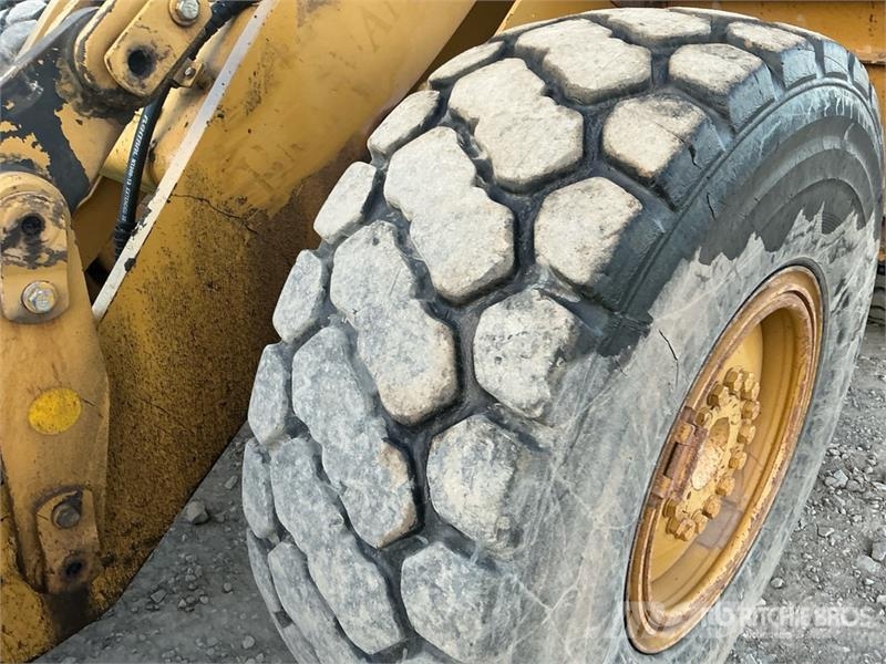 CAT IT38H Wheel Loader Pale gommate