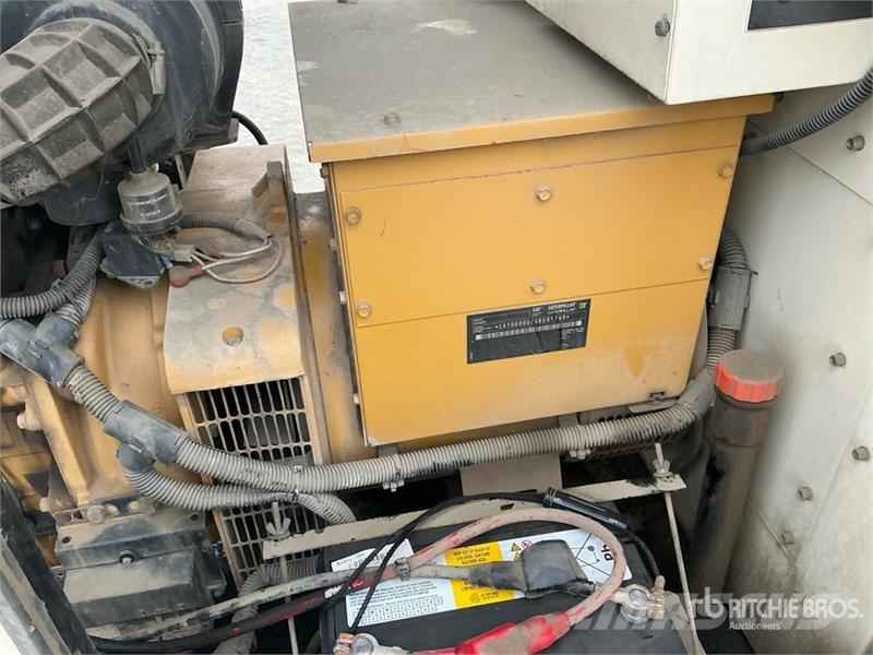 CAT XQ-30 27 kW Skid-Mounted Generator Set Dīzeļģeneratori