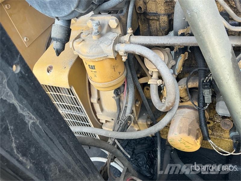 CAT XQ-30 27 kW Skid-Mounted Generator Set Dīzeļģeneratori