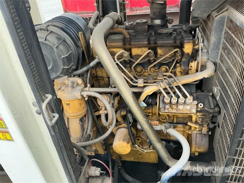 CAT XQ-30 27 kW Skid-Mounted Generator Set Dīzeļģeneratori