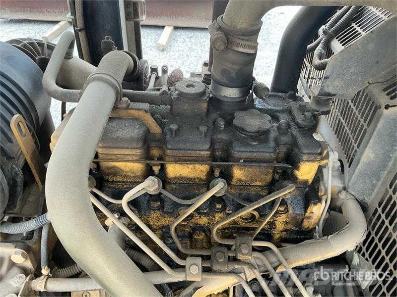 CAT XQ-30 27 kW Skid-Mounted Generator Set Dīzeļģeneratori