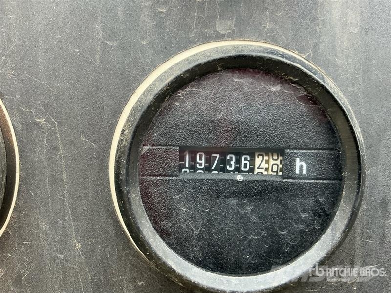 CAT XQ-30 27 kW Skid-Mounted Generator Set Dīzeļģeneratori