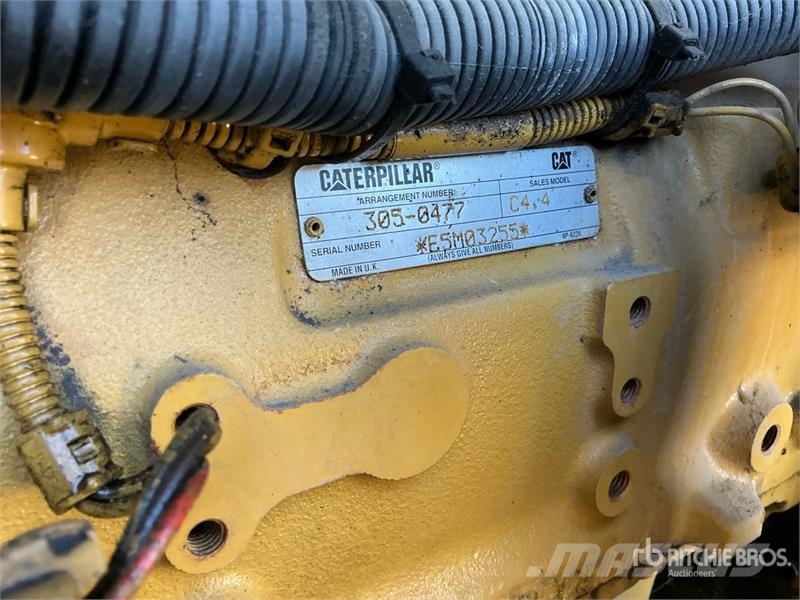 CAT XQ100 100 kW Mobile Generator Set Dizelski agregati