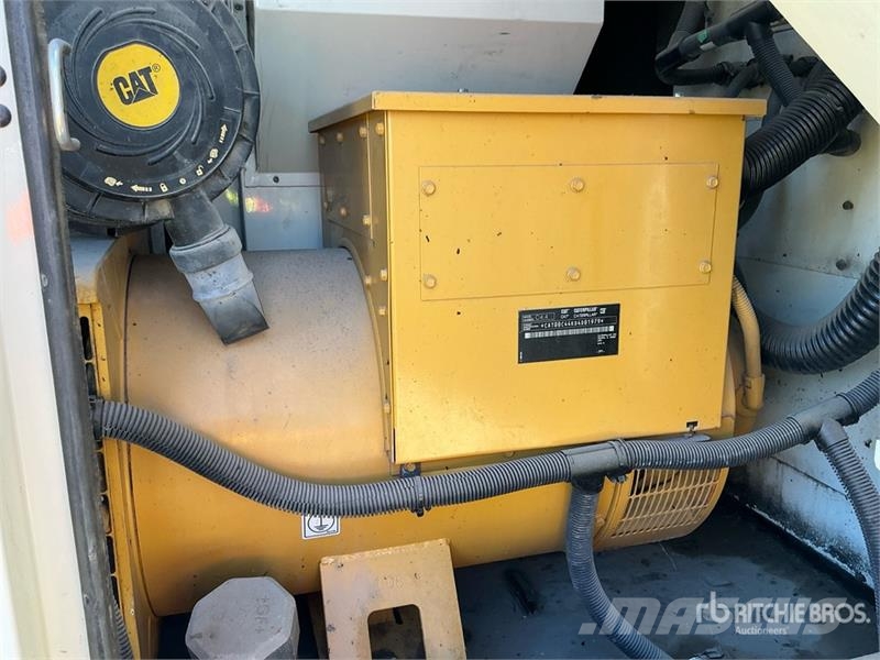 CAT XQ100 100 kW Mobile Generator Set Dizelski agregati