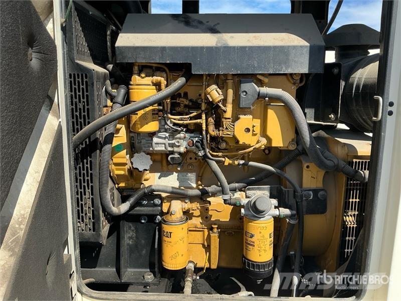 CAT XQ100 100 kW Mobile Generator Set Diesel Generators
