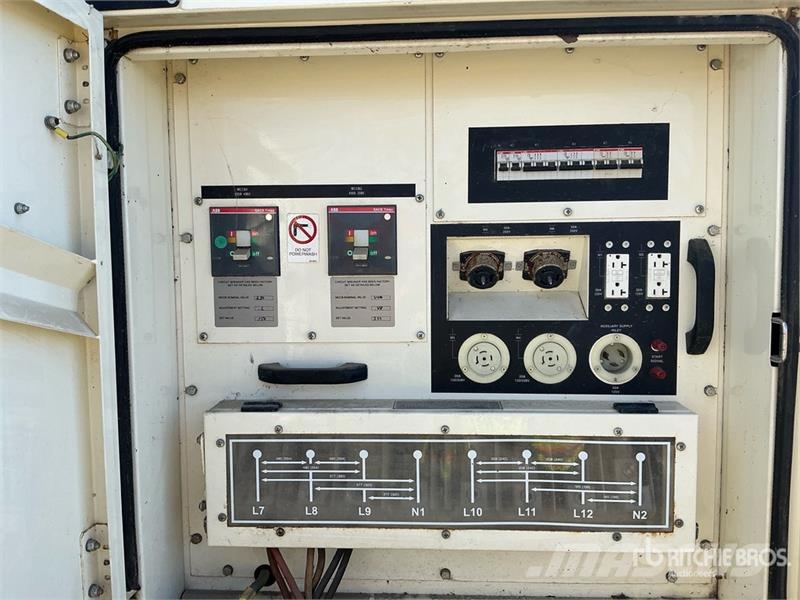 CAT XQ100 100 kW Mobile Generator Set Dizel agregati