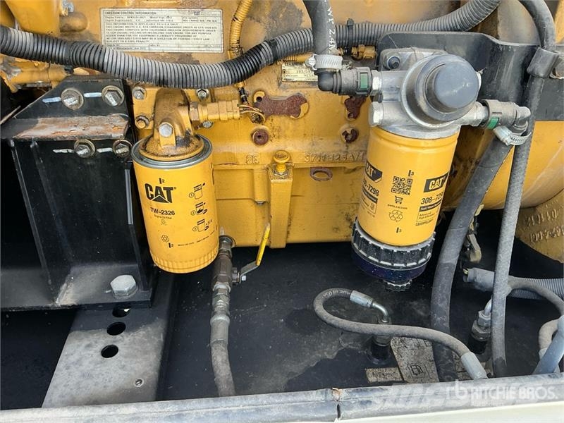 CAT XQ100 100 kW Mobile Generator Set Dizel agregati