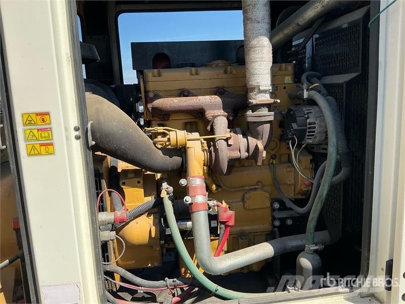 CAT XQ100 100 kW Mobile Generator Set Dizelski agregati