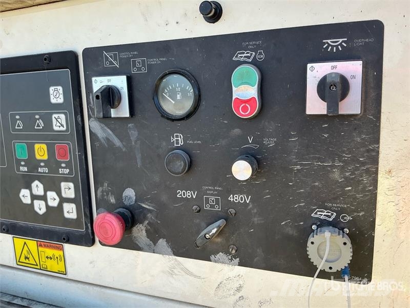 CAT XQ100 100 kW Mobile Generator Set Dizelski agregati
