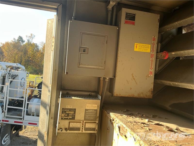 CAT XQ600 545 kW Mobile Generator Set Diesel generatoren