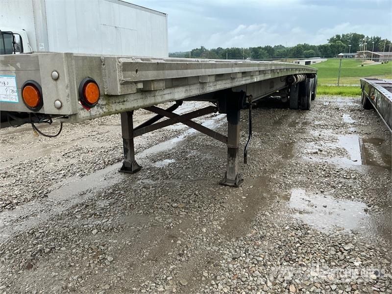 Chaparrl 48 ft Spread Axle Flatbed Trailer Planhengere