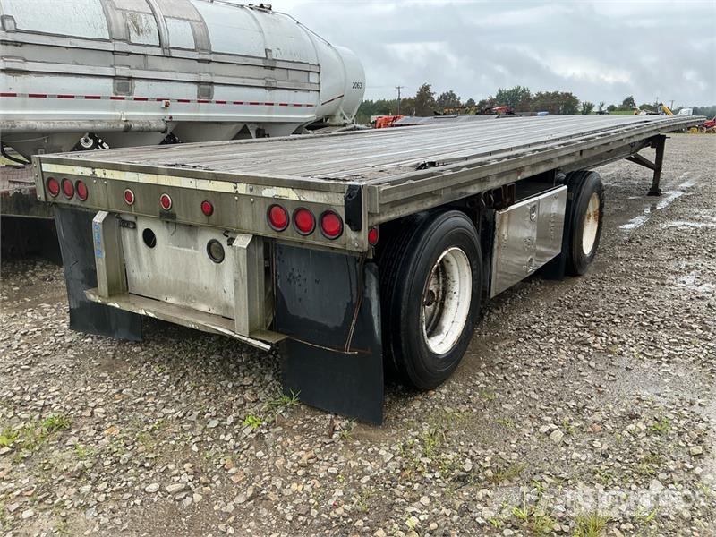 Chaparrl 48 ft Spread Axle Flatbed Trailer Planhengere