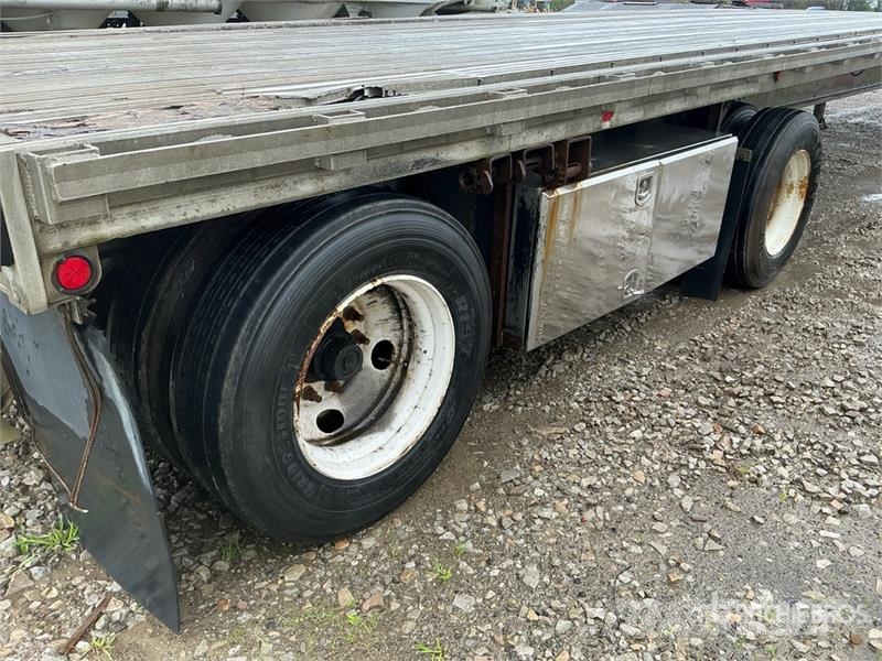 Chaparrl 48 ft Spread Axle Flatbed Trailer Planhengere