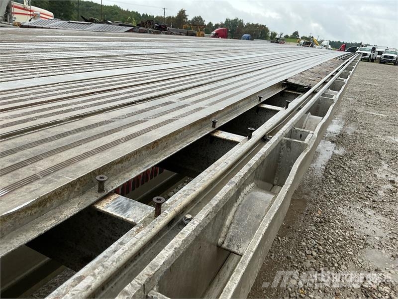 Chaparrl 48 ft Spread Axle Flatbed Trailer Planhengere