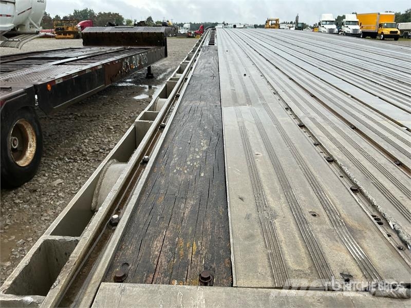 Chaparrl 48 ft Spread Axle Flatbed Trailer Planhengere