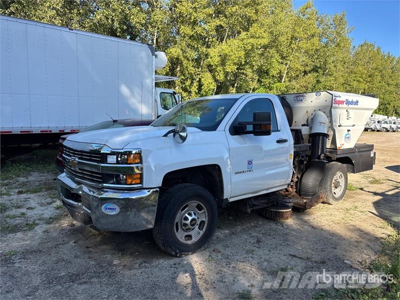 Chevrolet 2500 Kehrmaschine