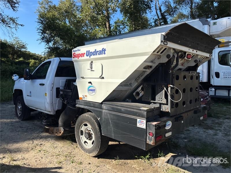 Chevrolet 2500 Kehrmaschine