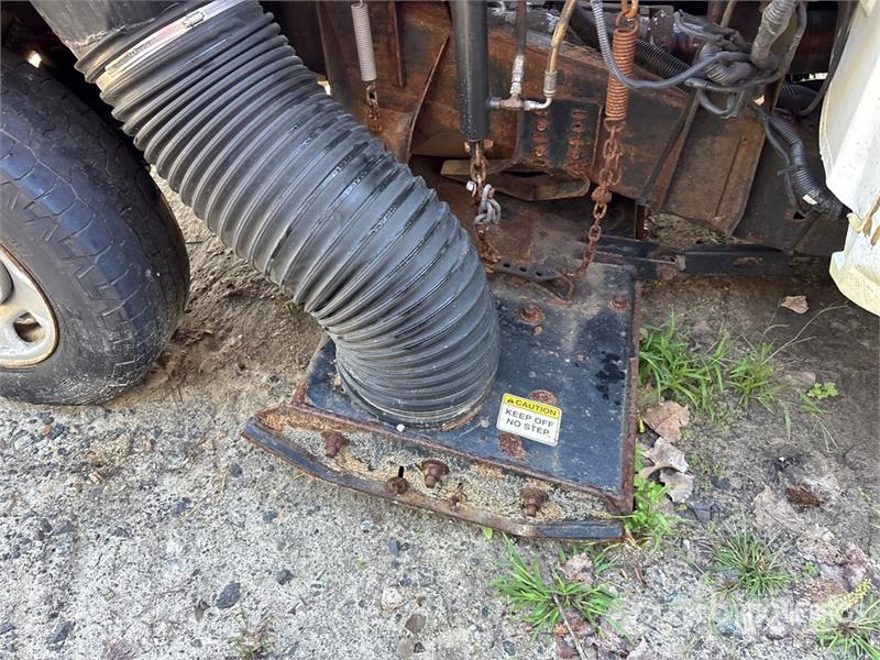 Chevrolet 2500 Kehrmaschine