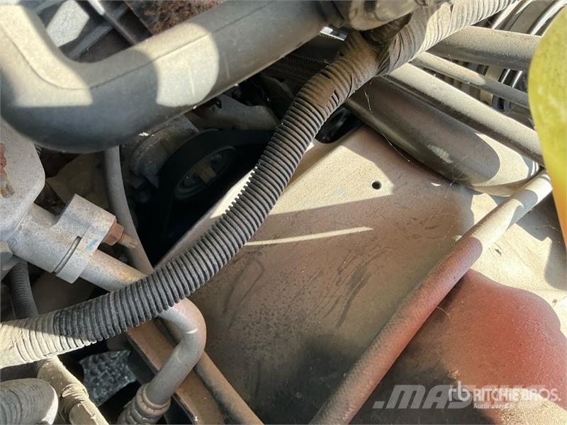 Chevrolet 3500 Saug- und Druckwagen