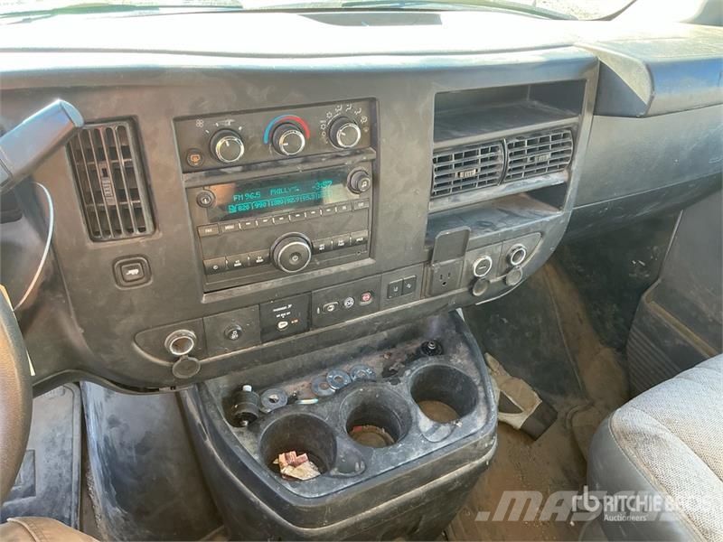 Chevrolet 3500 11 Passenger Van Panel vanlar