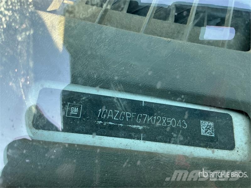 Chevrolet 3500 11 Passenger Van Panel vanlar