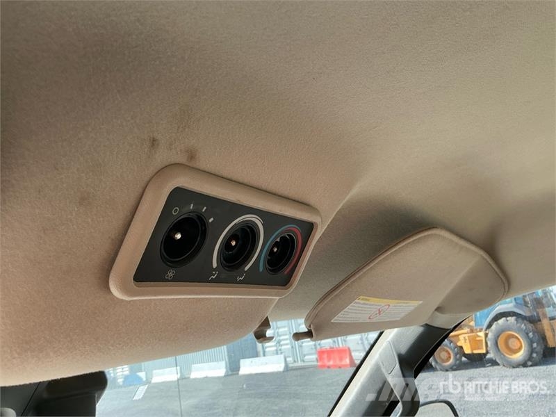 Chevrolet 3500 11 Passenger Van Panel vanlar