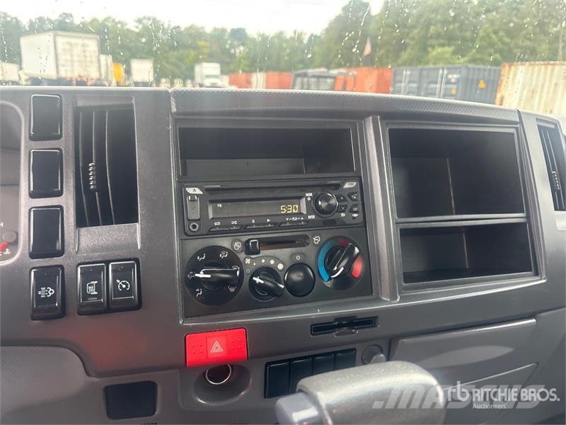 Chevrolet 4500HD 4x2 Van Truck Camion cassonati