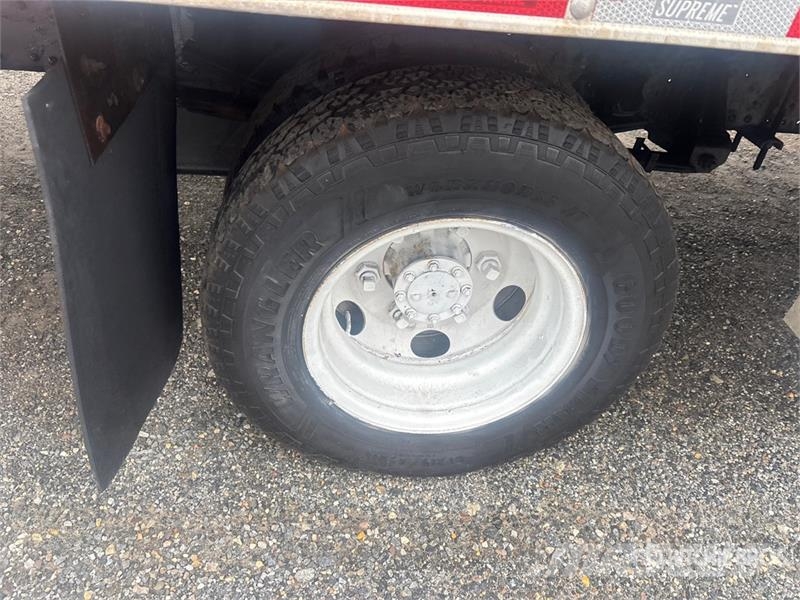 Chevrolet 4500HD 4x2 Van Truck Camion cassonati