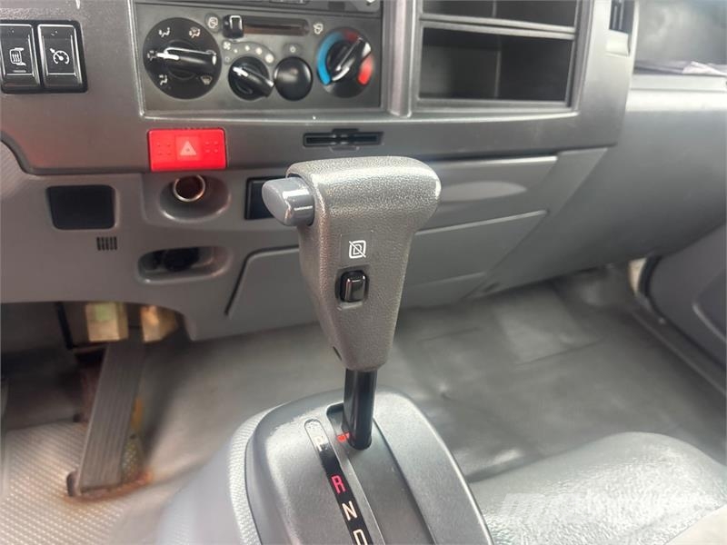Chevrolet 4500HD 4x2 Van Truck Camion cassonati