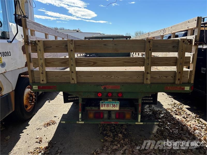 Chevrolet 5500 4x2 Flatbed Truck Camiones de cama baja