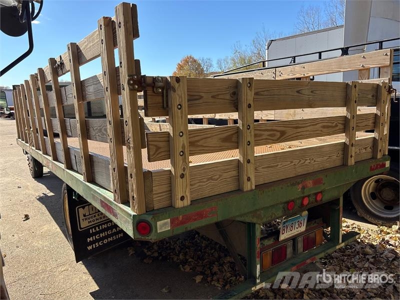 Chevrolet 5500 4x2 Flatbed Truck Camiones de cama baja