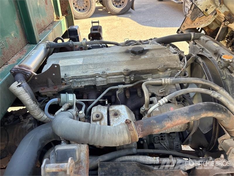 Chevrolet 5500 4x2 Flatbed Truck Camiones de cama baja