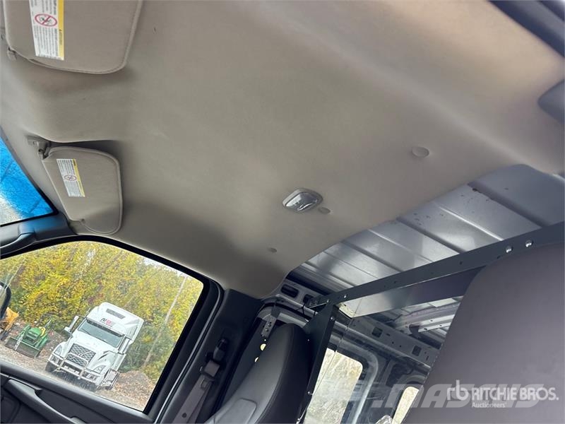 Chevrolet Express 2500 Cargo Van (Inoperable) Pakettiautot
