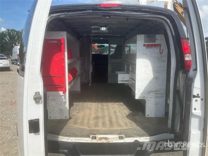 Chevrolet Express 2500 Cargo Van 패널 화물차