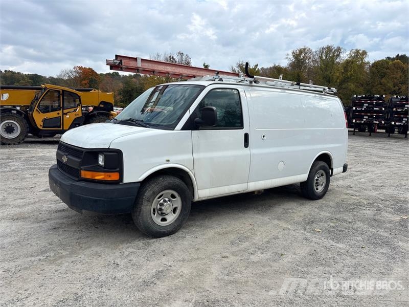Chevrolet Express 2500 Cargo Van (Inoperable) Pakettiautot